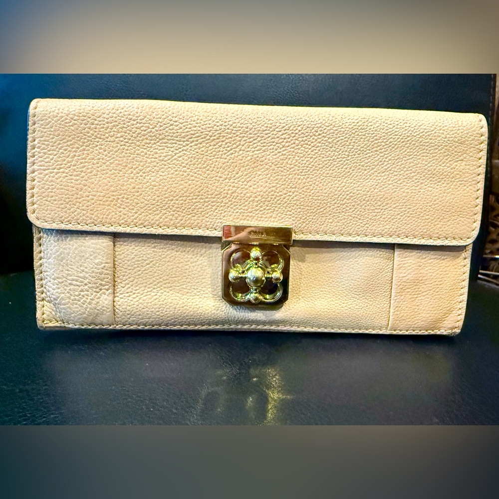 GUC Chloe cream color long wallet w/ turn lock wallet